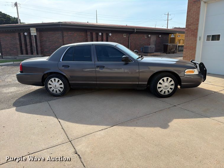 image for item EV2453 2009 Ford Crown Victoria Police Interceptor 