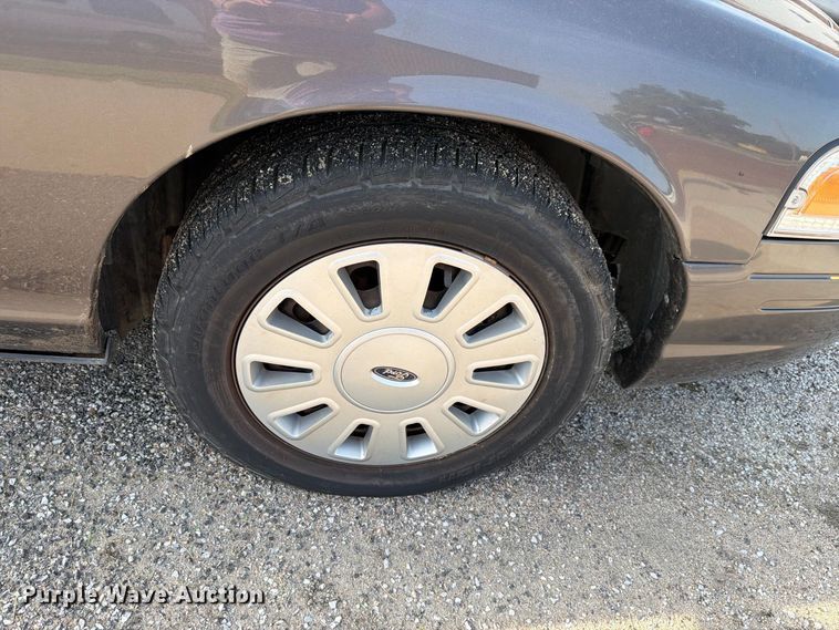 image for item EV2453 2009 Ford Crown Victoria Police Interceptor 