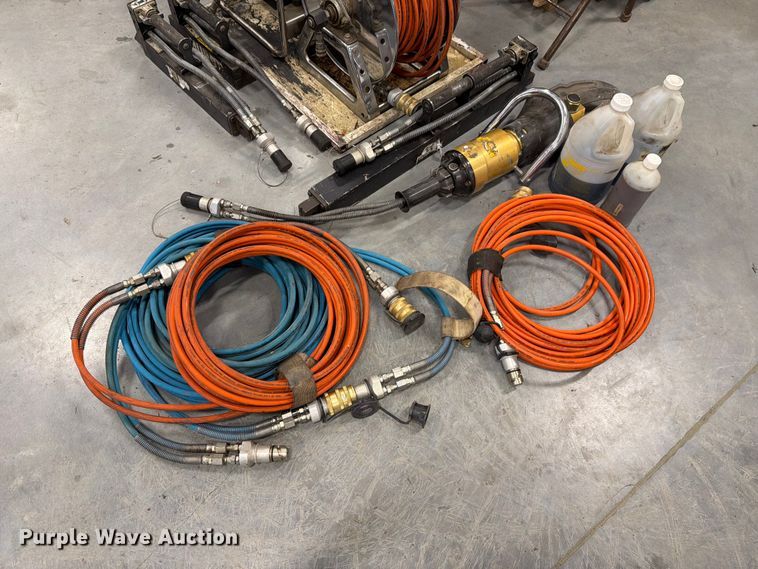 image for item EV2456 Hurtst rescue equipment