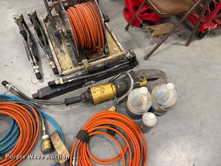 image for item EV2456 Hurtst rescue equipment