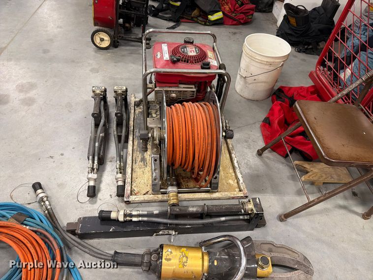 image for item EV2456 Hurtst rescue equipment