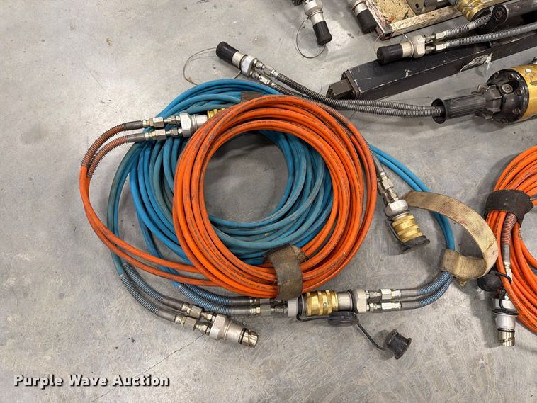 image for item EV2456 Hurtst rescue equipment