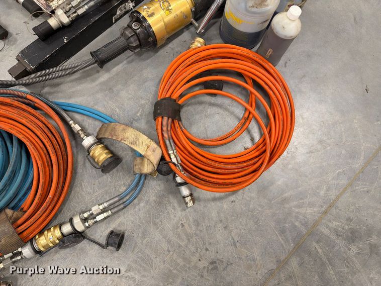 image for item EV2456 Hurtst rescue equipment
