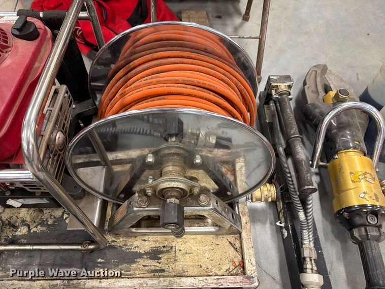 image for item EV2456 Hurtst rescue equipment