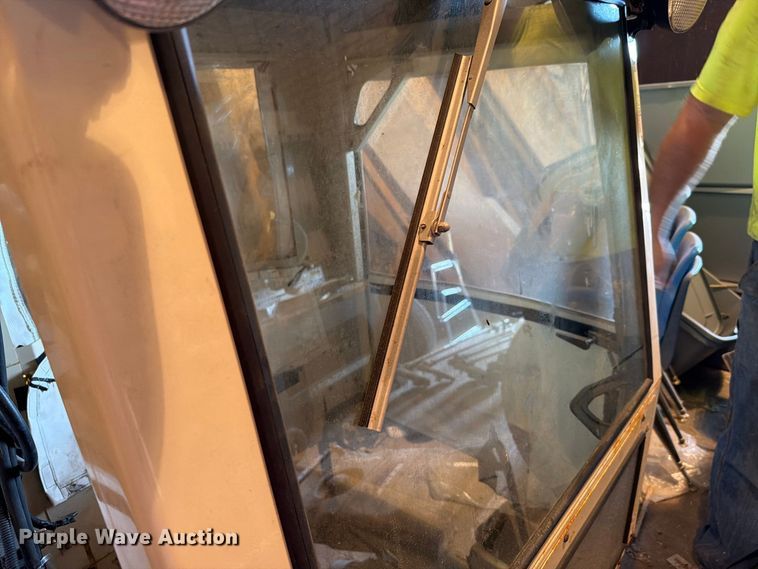 image for item EV2464 Grasshopper 930D cab