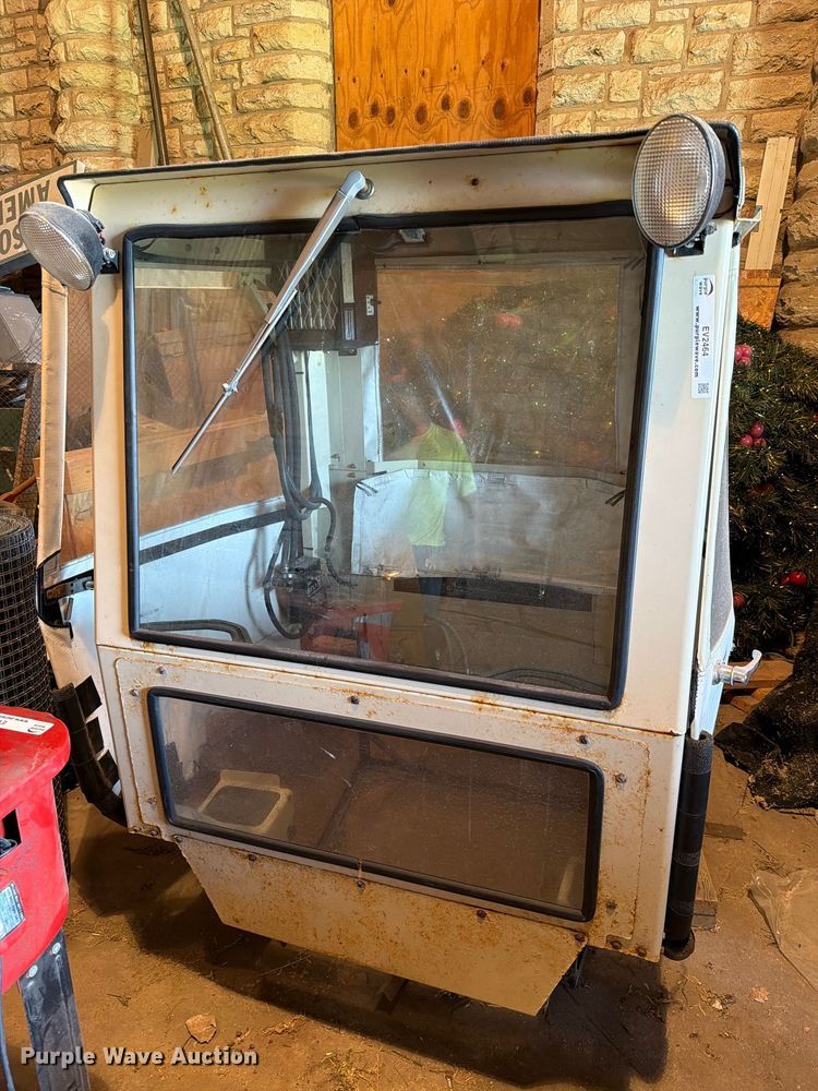 image for item EV2464 Grasshopper 930D cab