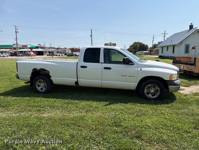 image for item EV2468 2002 Dodge Ram 1500 Ext. Cab pickup truck