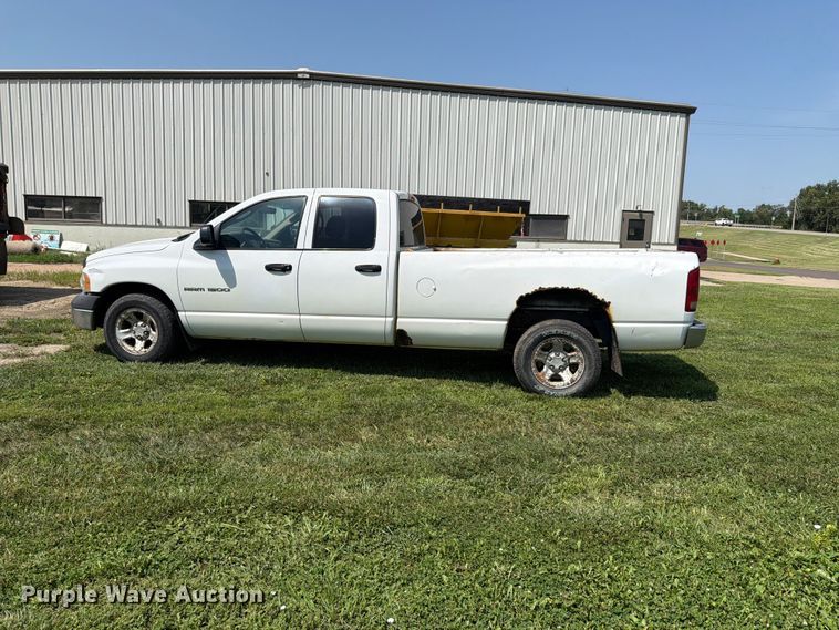 image for item EV2468 2002 Dodge Ram 1500 Ext. Cab pickup truck