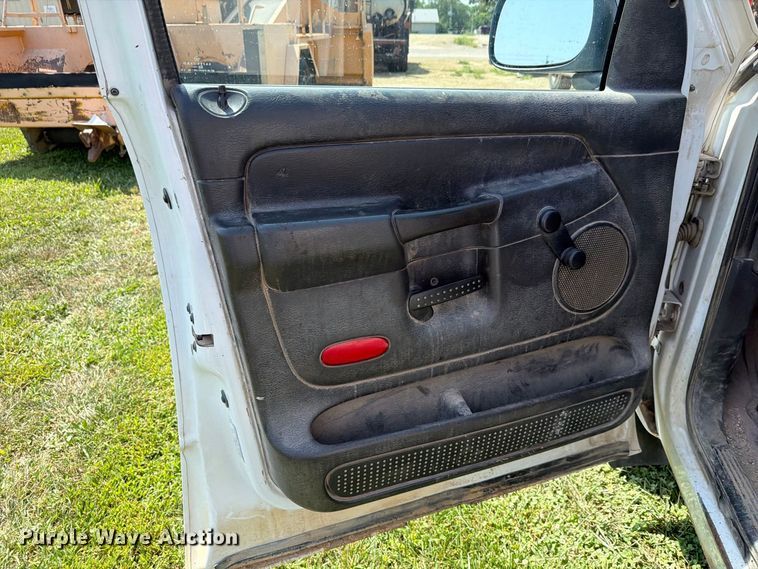 image for item EV2468 2002 Dodge Ram 1500 Ext. Cab pickup truck