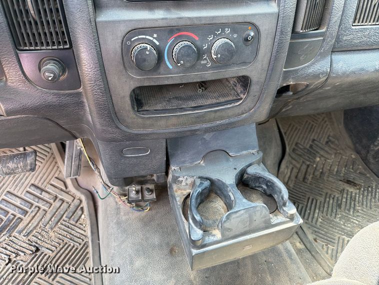 image for item EV2468 2002 Dodge Ram 1500 Ext. Cab pickup truck