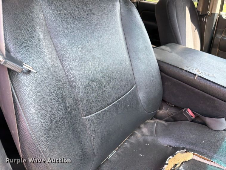 image for item EV2468 2002 Dodge Ram 1500 Ext. Cab pickup truck