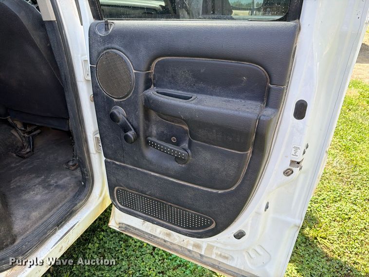 image for item EV2468 2002 Dodge Ram 1500 Ext. Cab pickup truck