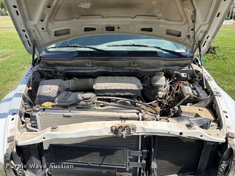 image for item EV2468 2002 Dodge Ram 1500 Ext. Cab pickup truck