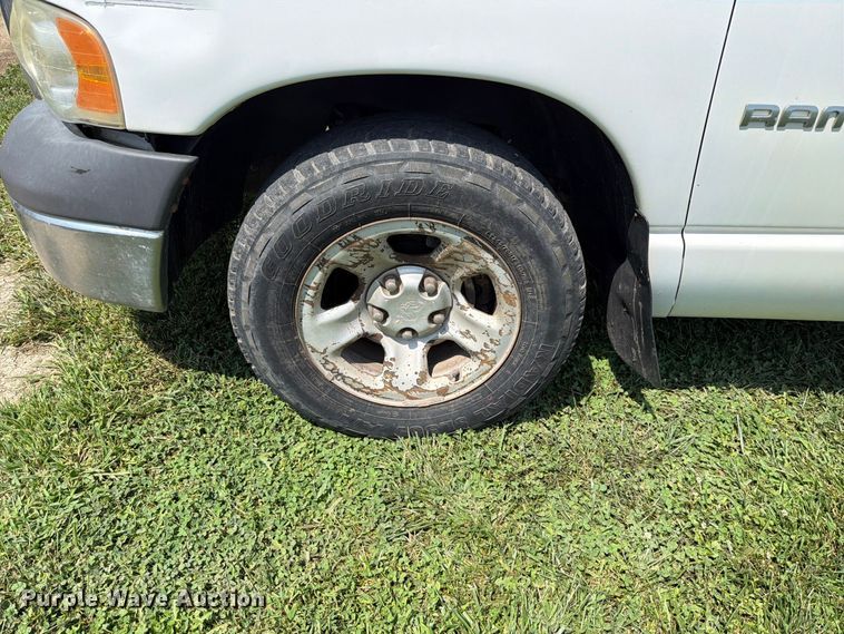 image for item EV2468 2002 Dodge Ram 1500 Ext. Cab pickup truck