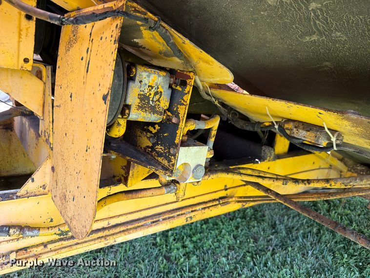 image for item EV2469 1971 Enryte chip spreader