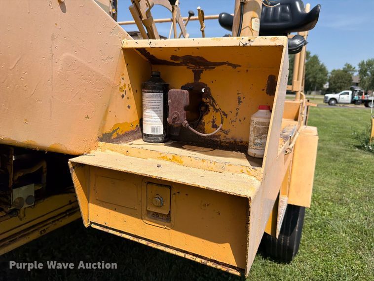 image for item EV2469 1971 Enryte chip spreader