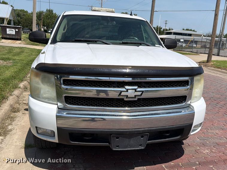 image for item EV2473 2008 Chevrolet Silverado 1500 Crew Cab pickup truck