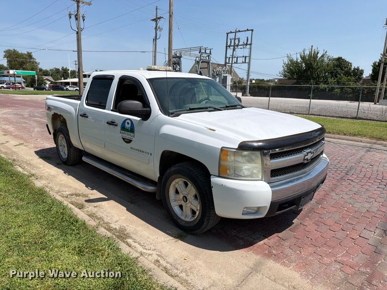 image for item EV2473 2008 Chevrolet Silverado 1500 Crew Cab pickup truck