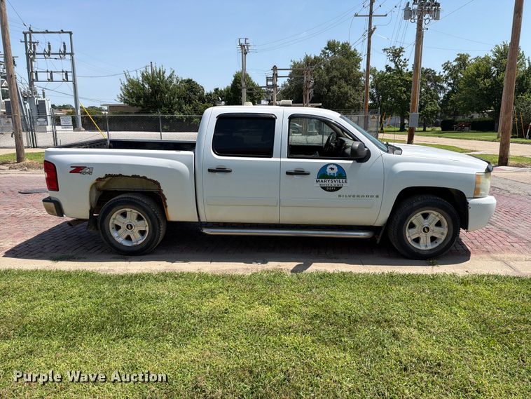 image for item EV2473 2008 Chevrolet Silverado 1500 Crew Cab pickup truck