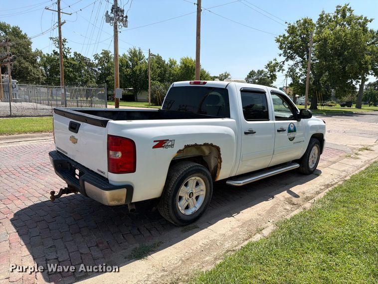 image for item EV2473 2008 Chevrolet Silverado 1500 Crew Cab pickup truck