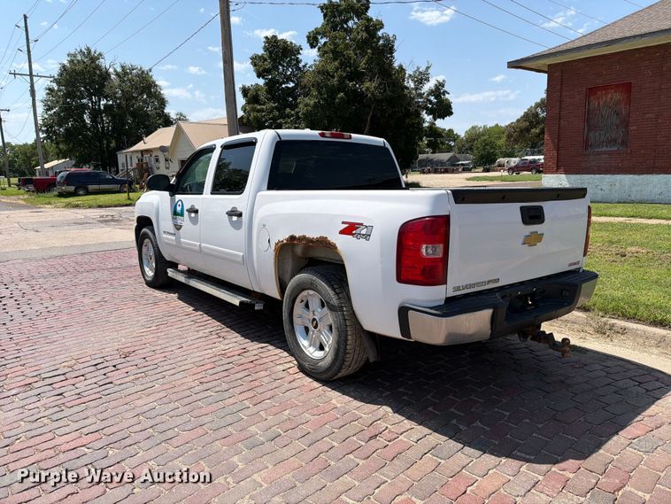 image for item EV2473 2008 Chevrolet Silverado 1500 Crew Cab pickup truck