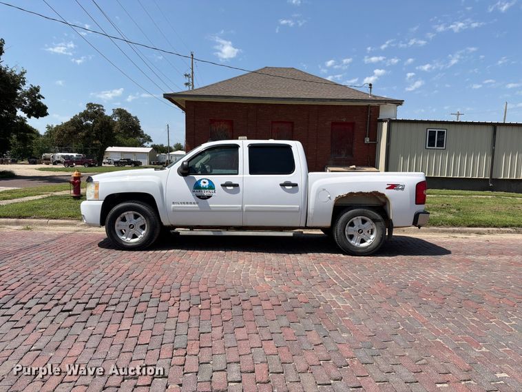 image for item EV2473 2008 Chevrolet Silverado 1500 Crew Cab pickup truck