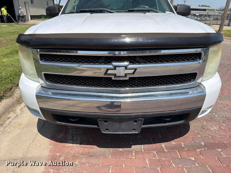 image for item EV2473 2008 Chevrolet Silverado 1500 Crew Cab pickup truck