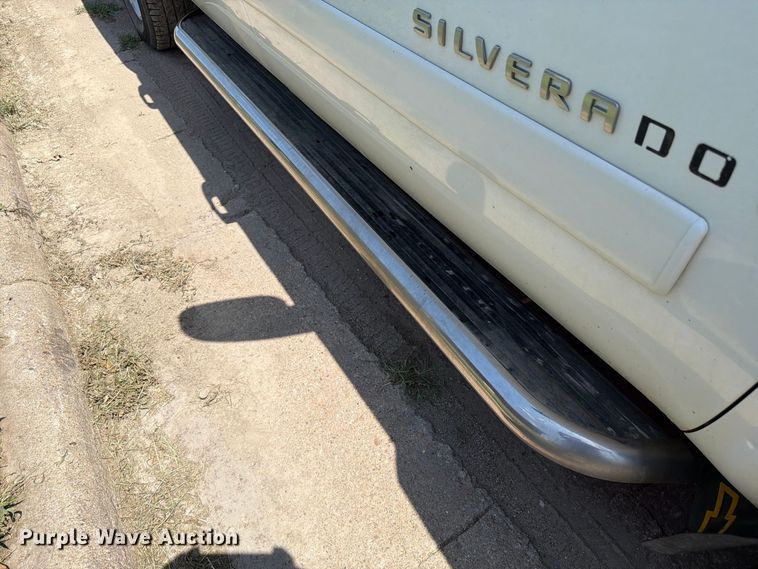image for item EV2473 2008 Chevrolet Silverado 1500 Crew Cab pickup truck