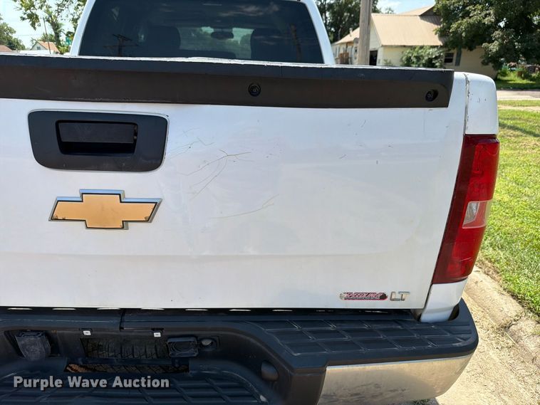 image for item EV2473 2008 Chevrolet Silverado 1500 Crew Cab pickup truck