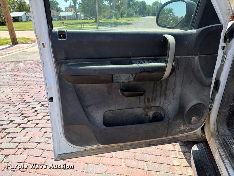 image for item EV2473 2008 Chevrolet Silverado 1500 Crew Cab pickup truck