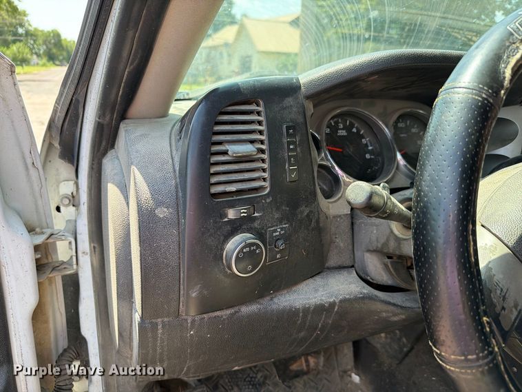 image for item EV2473 2008 Chevrolet Silverado 1500 Crew Cab pickup truck