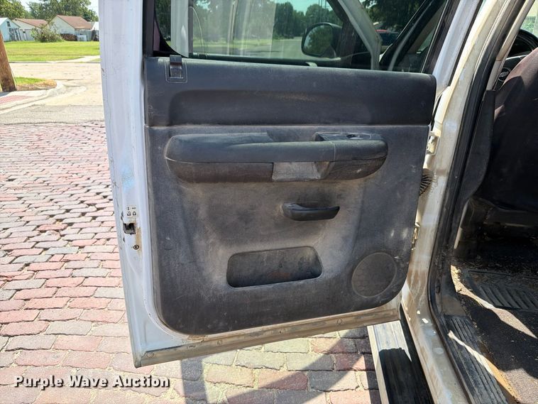 image for item EV2473 2008 Chevrolet Silverado 1500 Crew Cab pickup truck