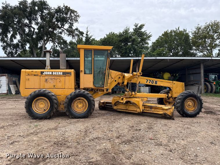 image for item EV6032 1993 John Deere 770B motor grader