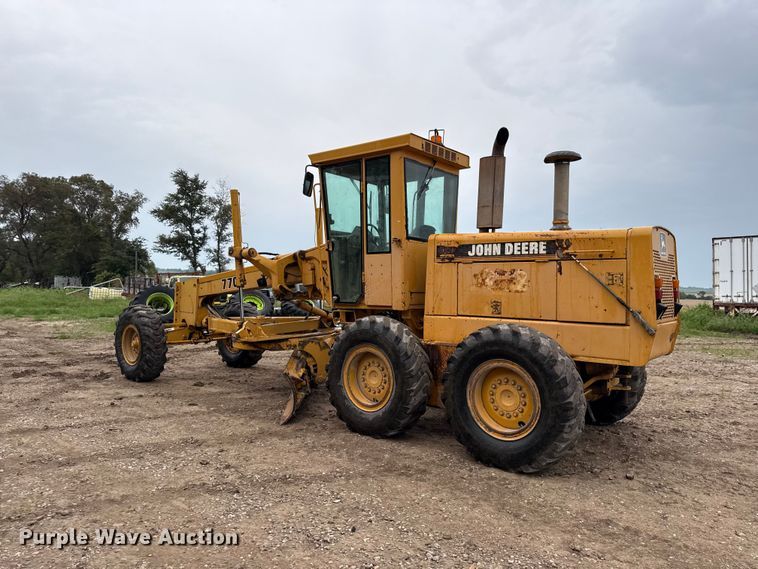 image for item EV6032 1993 John Deere 770B motor grader