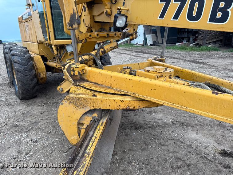 image for item EV6032 1993 John Deere 770B motor grader