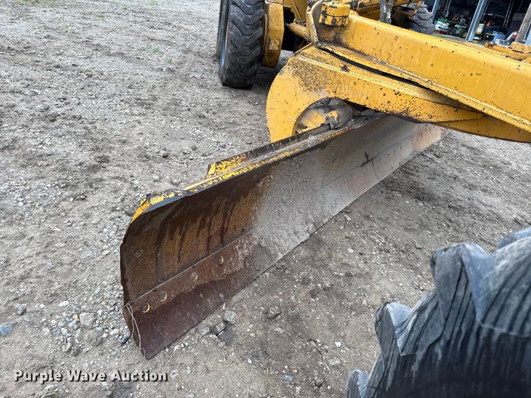 image for item EV6032 1993 John Deere 770B motor grader