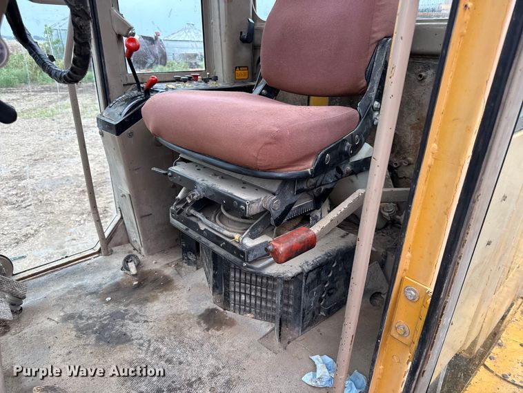 image for item EV6032 1993 John Deere 770B motor grader