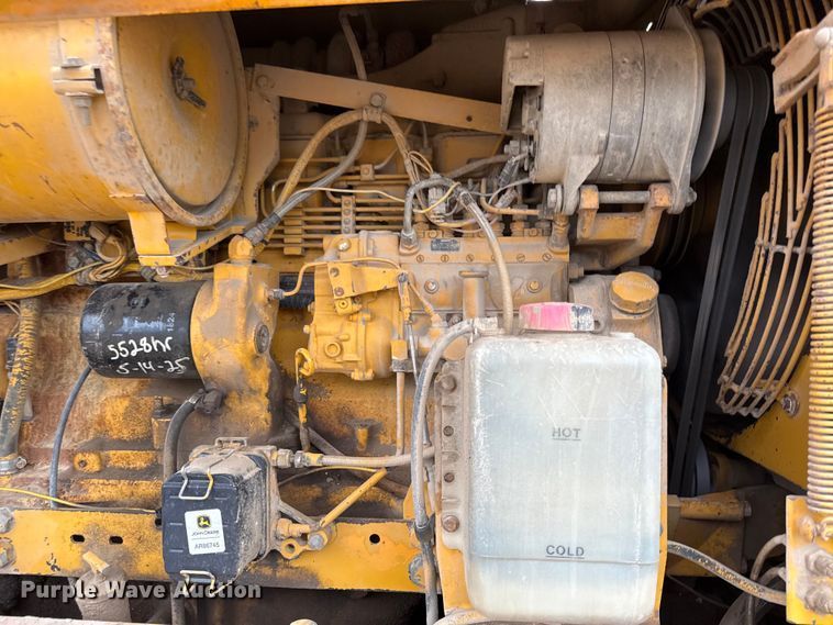 image for item EV6032 1993 John Deere 770B motor grader