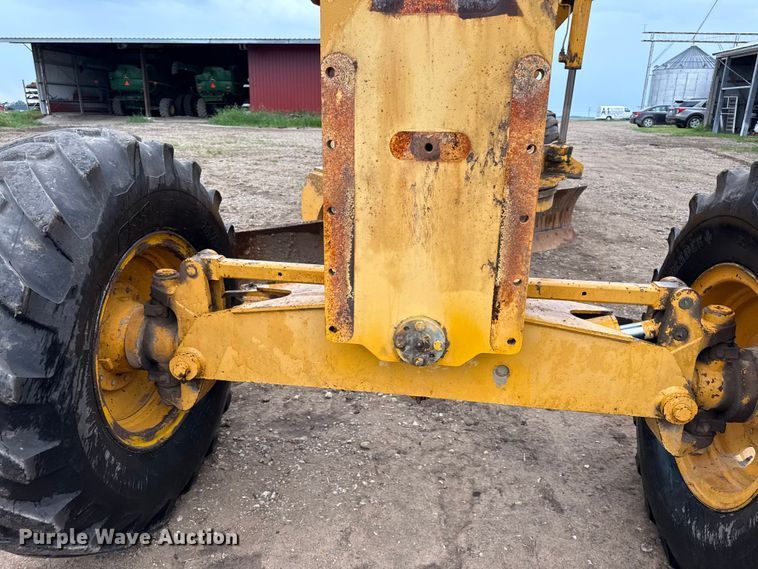 image for item EV6032 1993 John Deere 770B motor grader