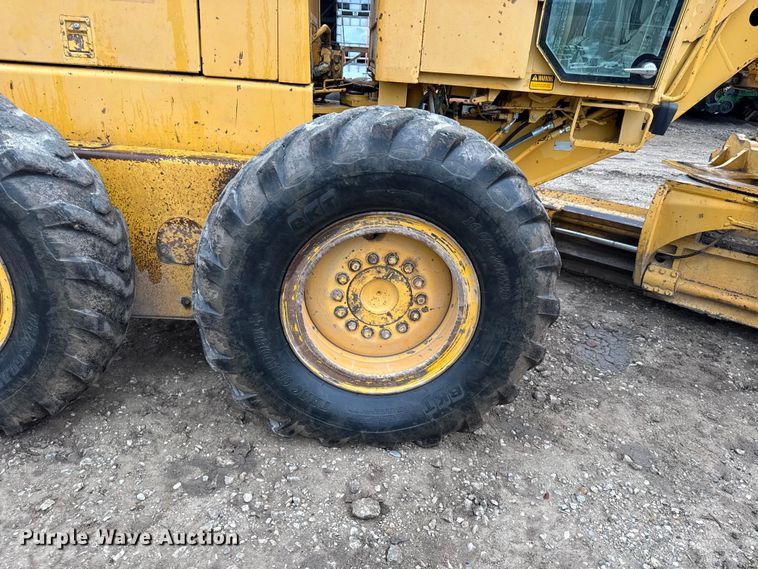 image for item EV6032 1993 John Deere 770B motor grader