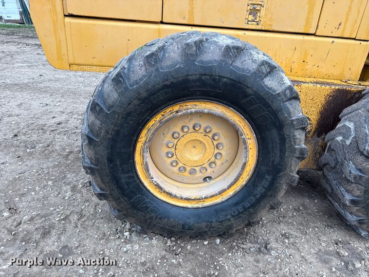 image for item EV6032 1993 John Deere 770B motor grader