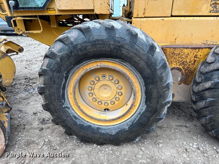 image for item EV6032 1993 John Deere 770B motor grader