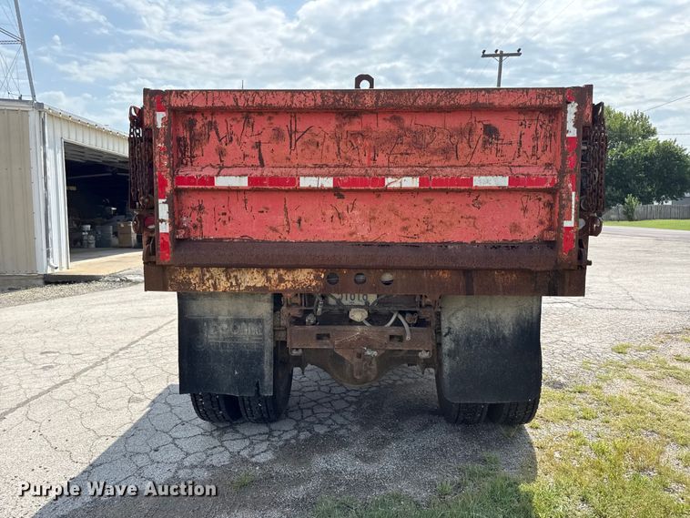 image for item EV6058 1986 International 1754 dump truck