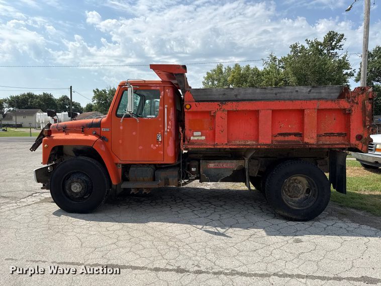 image for item EV6058 1986 International 1754 dump truck