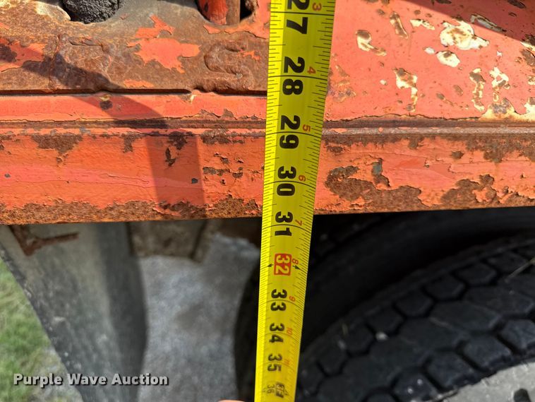 image for item EV6058 1986 International 1754 dump truck