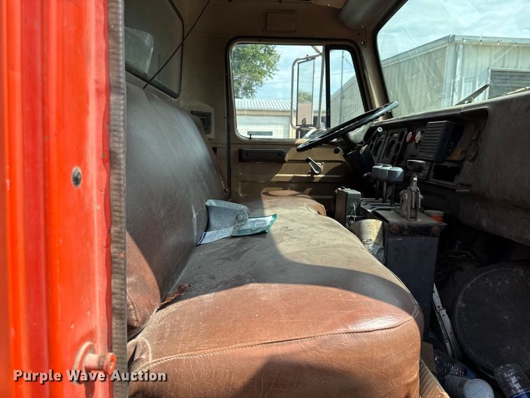 image for item EV6058 1986 International 1754 dump truck
