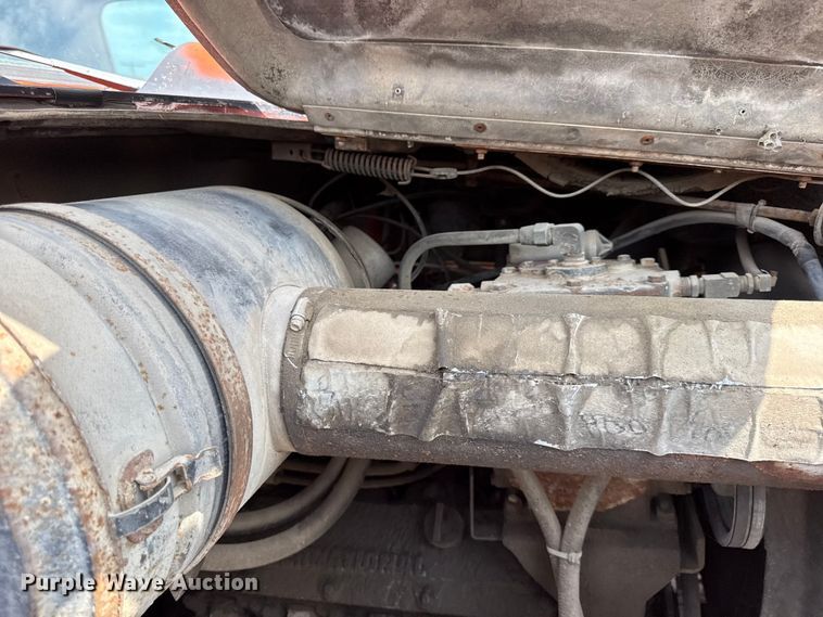 image for item EV6058 1986 International 1754 dump truck