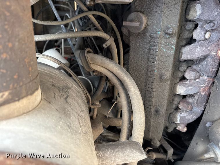 image for item EV6058 1986 International 1754 dump truck