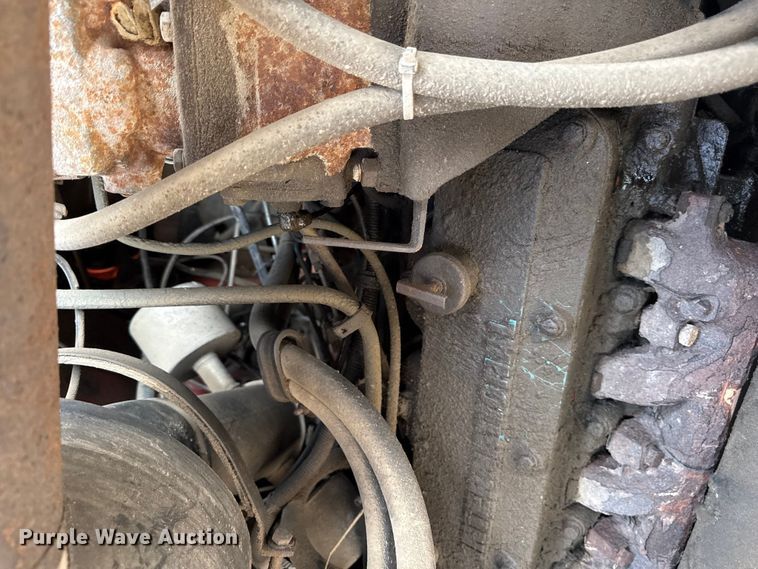image for item EV6058 1986 International 1754 dump truck