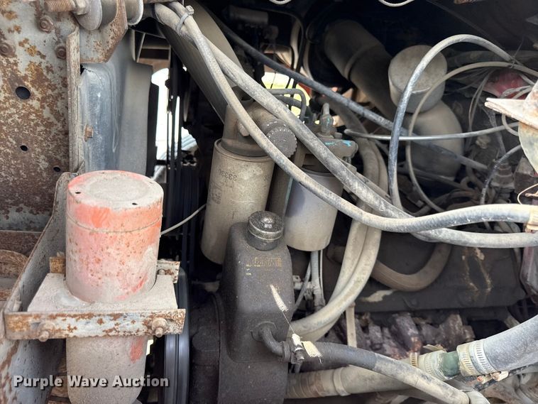 image for item EV6058 1986 International 1754 dump truck